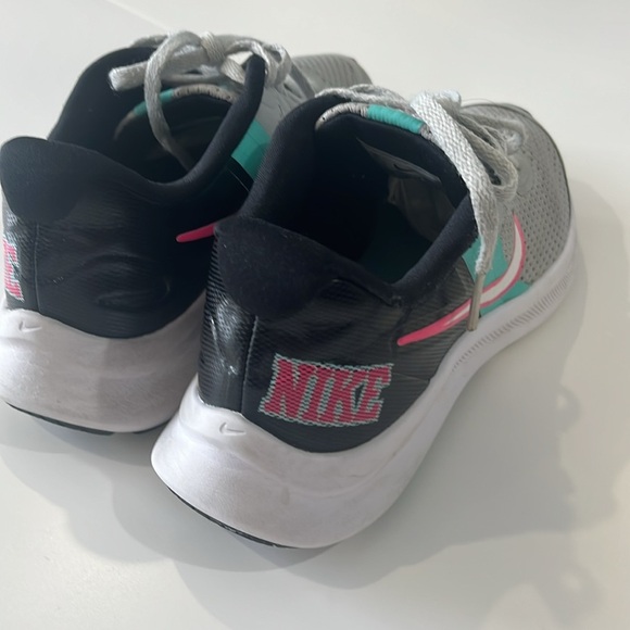 Nike Gray Sneakers with Pink and Teal Accents size 4 - Picture 4 of 6
